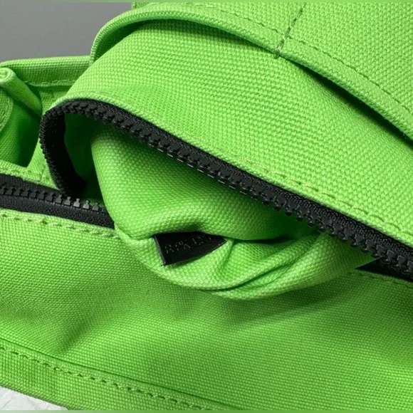 *FINAL PRICE DROP* Marc Jacobs X Magda Archer The Tote Bag Bright Green RARE